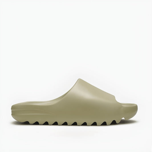 Adidas - Yeezy slide